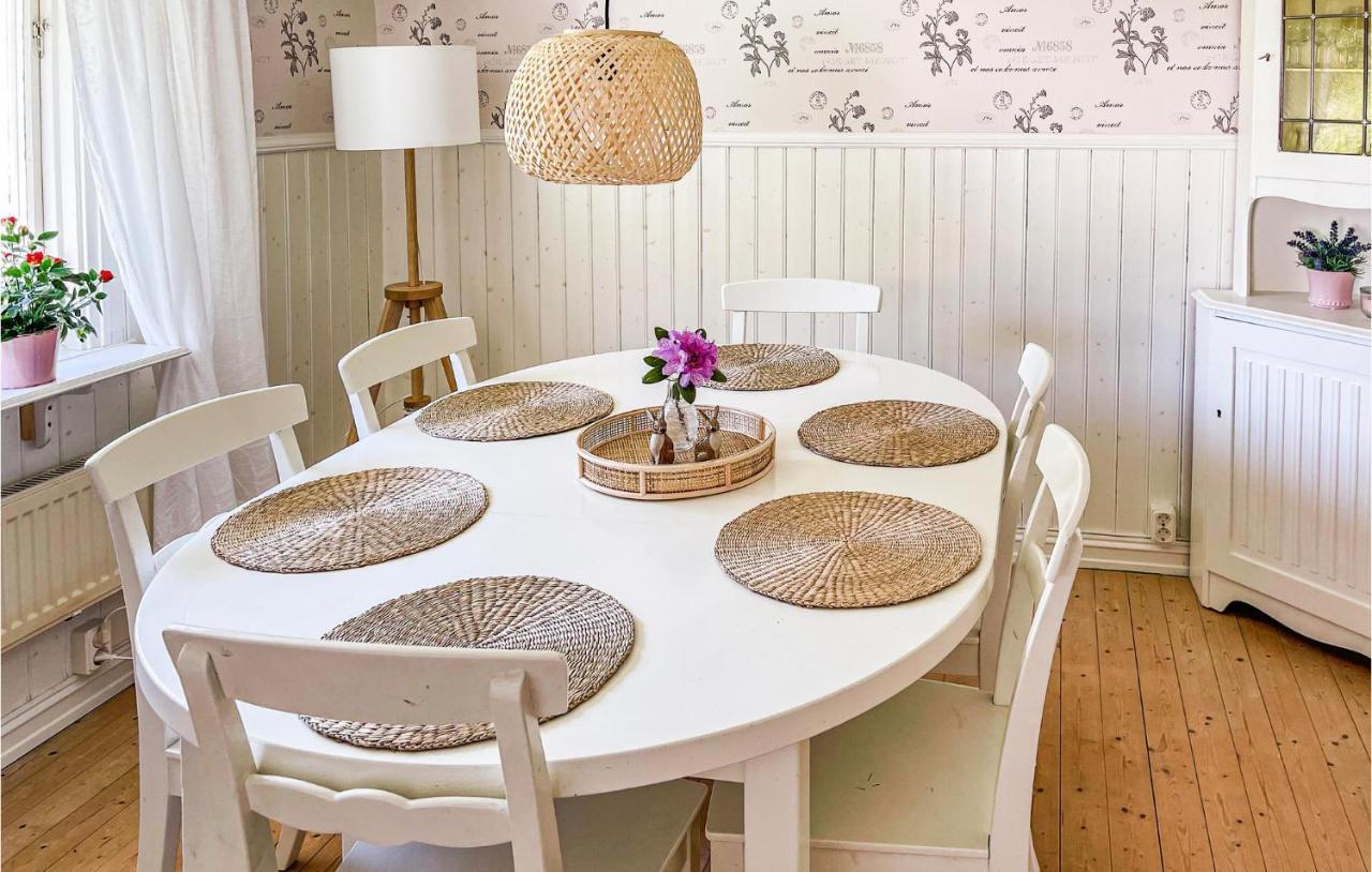 Cozy Home In Strmstad With Wifi Strömstad Kültér fotó