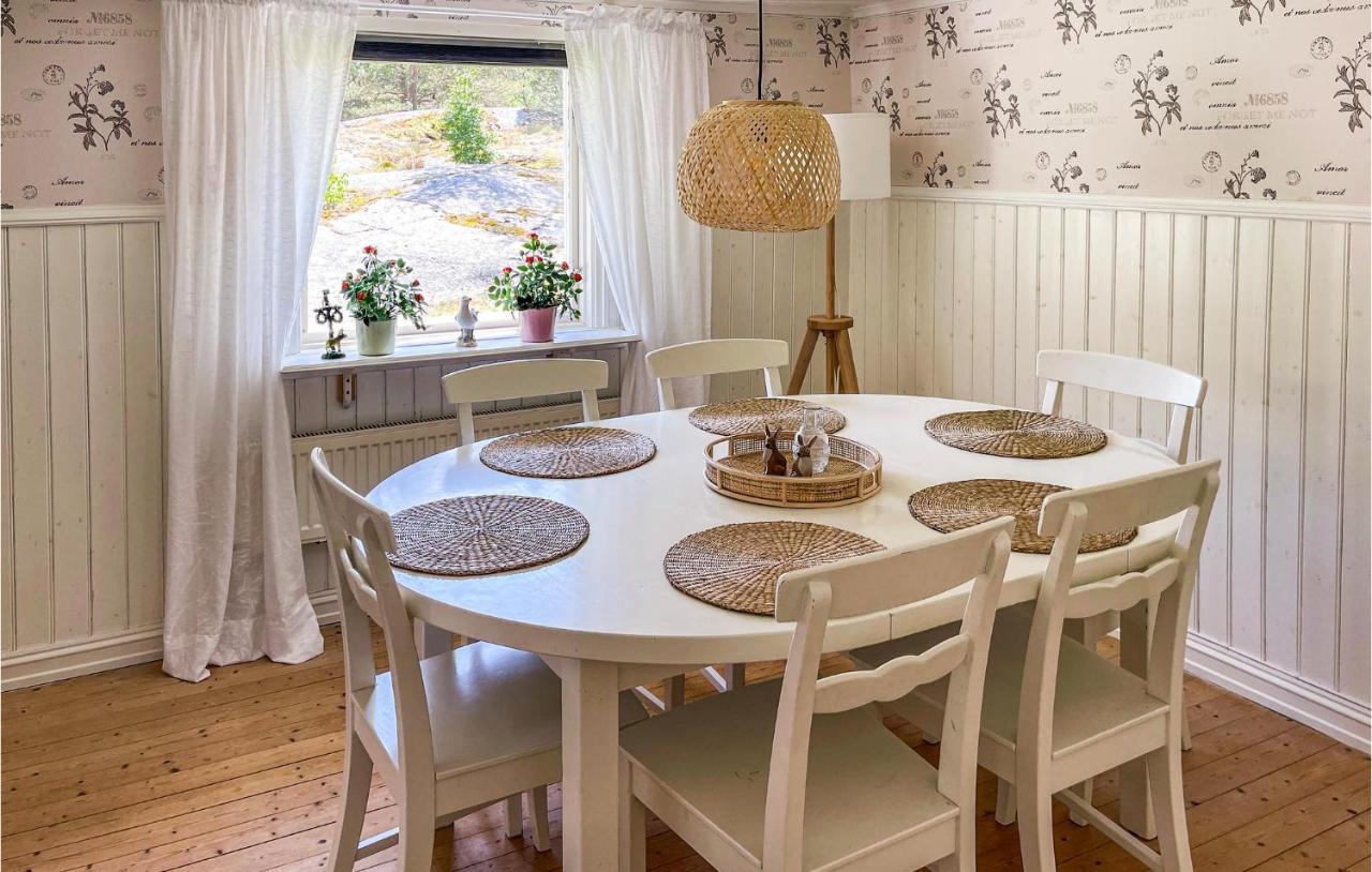 Cozy Home In Strmstad With Wifi Strömstad Kültér fotó